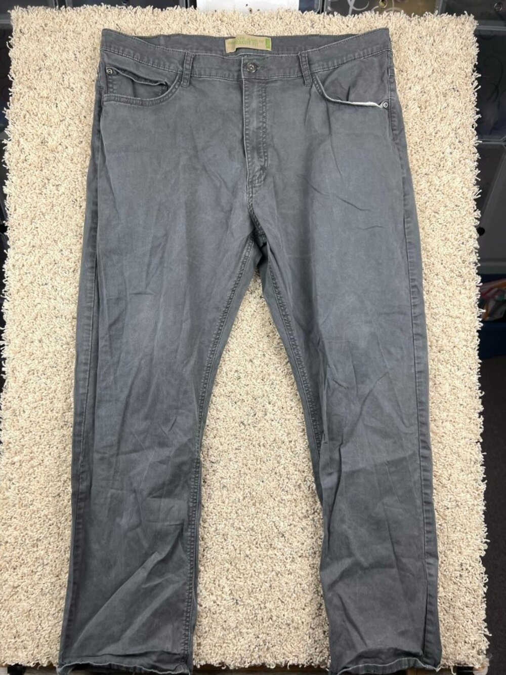 Wrangler Jeans Company Mens Size 38x30 Gray Pants Jeans Straight Fit w Pockets